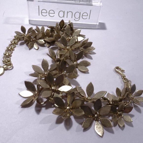 Neiman Marcus Lee Angel Antique Brass Plated Metals Flower Link Necklace NWT 495 - Picture 2 of 8